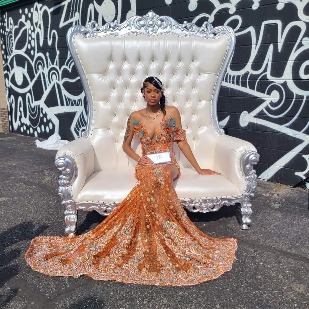 BEAUTIFUL PROM DRESS made by @forsheboutique on instagram Only worn Once